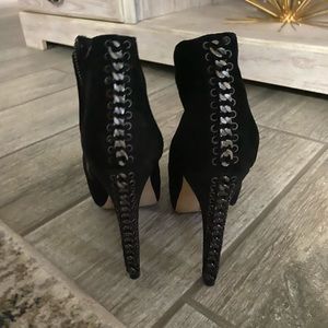 Vince camuto booties!!